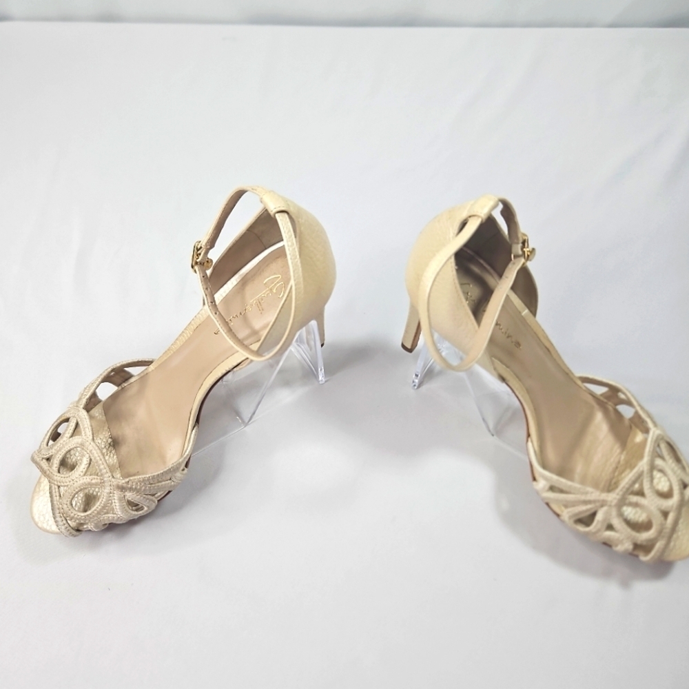Guilhermina Cream Heels Size 7 - Picture 6 of 8